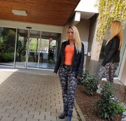 ANNABELMASSINA: Mein erster Fick Besuch bei einem Fan mit XXL Gesichtsbesamung Download