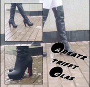 CROSS_TS: Absätze treffen auf Glas - Stiefel Crush Download