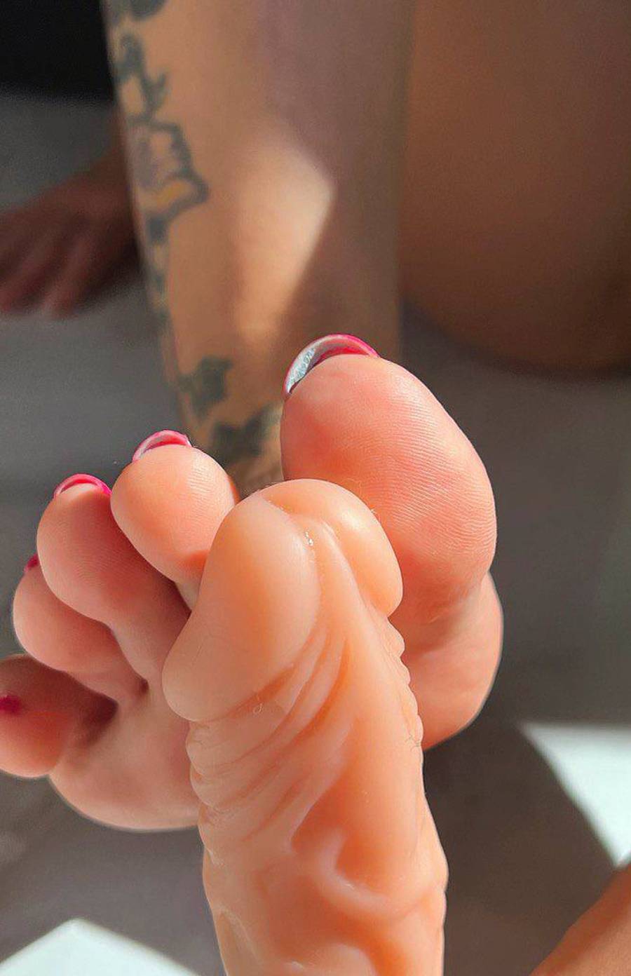 Bare feet with long toes and Footjobs in a shower
