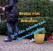 SUESSE6MAUS: Erstes mal draussen mit den schwarzen Gummistiefeln Download