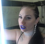 RUSSIANBEAUTY: Glittery Blue Lipstick Download