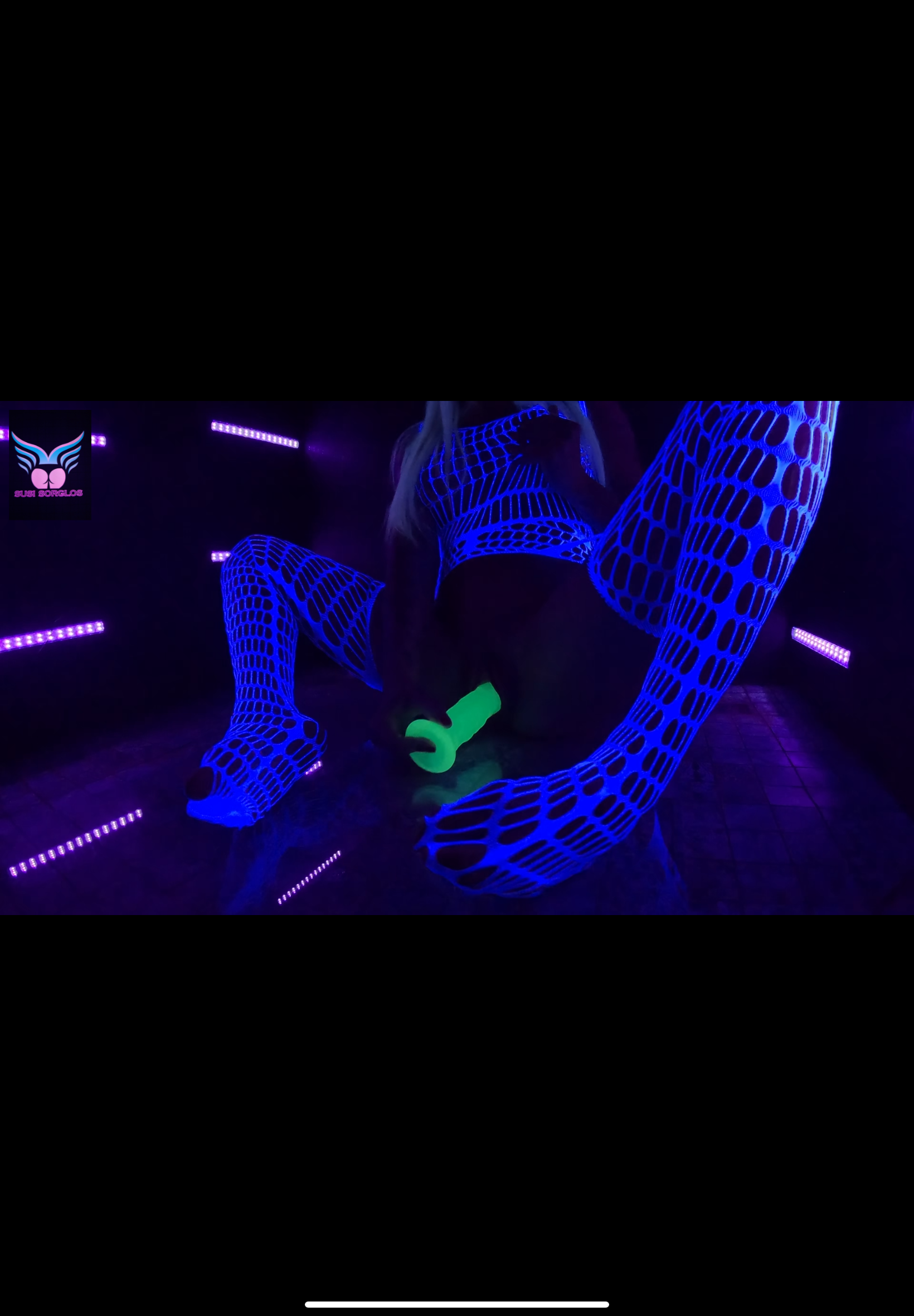 Susi's Neon Dildo Show