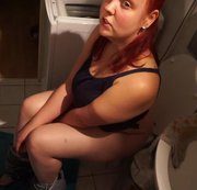 FEUCHTEPUSSY94: user wunsch auf toilette Download