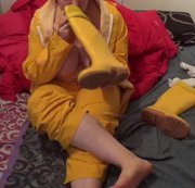 FEUCHTEPUSSY94: ganz in gelb in pvc Download