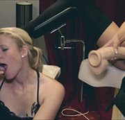 CLAUDIA_SWEA: Freundin auf dem Gynstuhl befriedigen lassen... Download