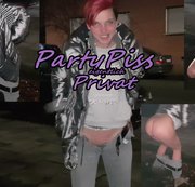 HORNYROXY: PartyPiss- eigentlich privat !!! Download