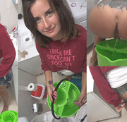 VIRAXXX: Eine schamlose Stiefschwester pinkelte in einen Eimer Download