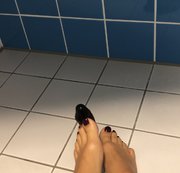 LADYCOCO69: Meine süßen Füße verwöhnen meinen schwarzen Dildo Download