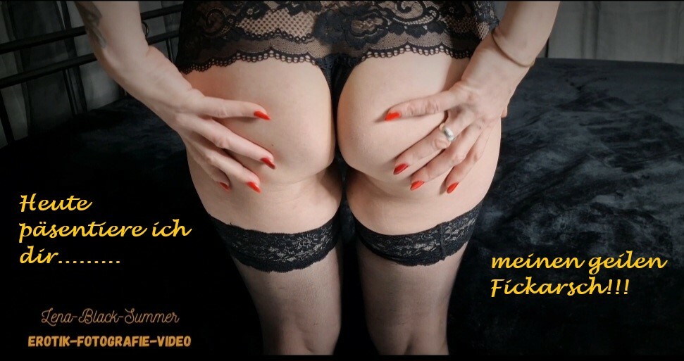 Today for you in a tight black skirt to present you my hot ass!!!