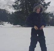 LARA_BERGMANN: Pissen im Schnee an Weihnachten Download