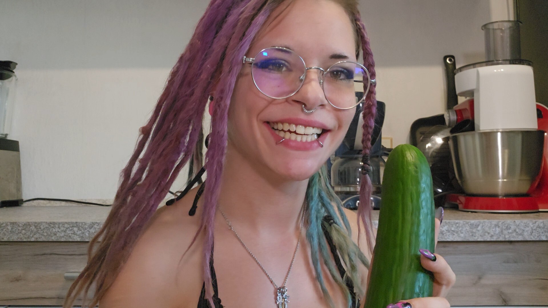 Toy vs. Vegetables | Youth Research Kitchen Experiment – Which Fucks Better?
