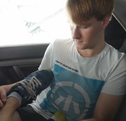 SERTIEL: My friend gave me footjob in the car Download