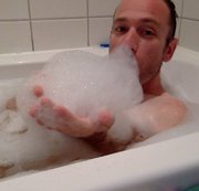 LAWRENCE77: Mir ist so heiß hier in der Wanne...! Download