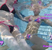 SQUIRTING-KIRA: Kira und Roxy fast unter sich Download