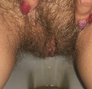MIODELKA: Pee in the toilet on cam Download