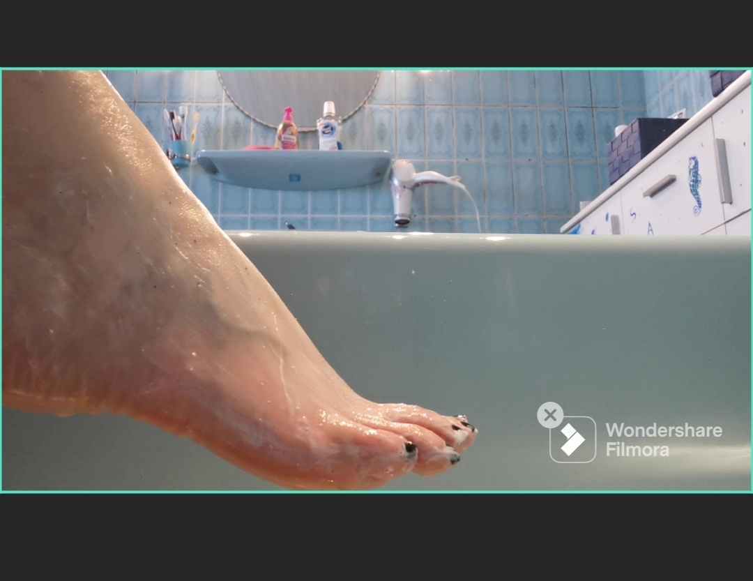 Peeling und Massage mit voller Hingabe für Queensfeet