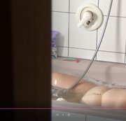 SEXYMOLLIGE: Spannen ist geil ,auch wenn ich dabei in der Badewanne bin Download