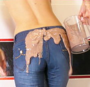 SEXYCHRISTINA18: Oben ohne in Jeans mit Schokopudding Download