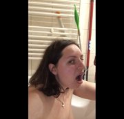 VERSAUTABERGEIL: Schön warme Pisse in mein Fickmaul Download