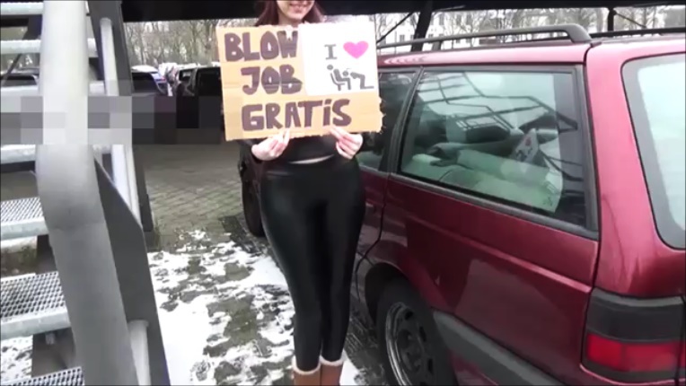 Public test of courage !!!! Blow job Quickie from the parking lot