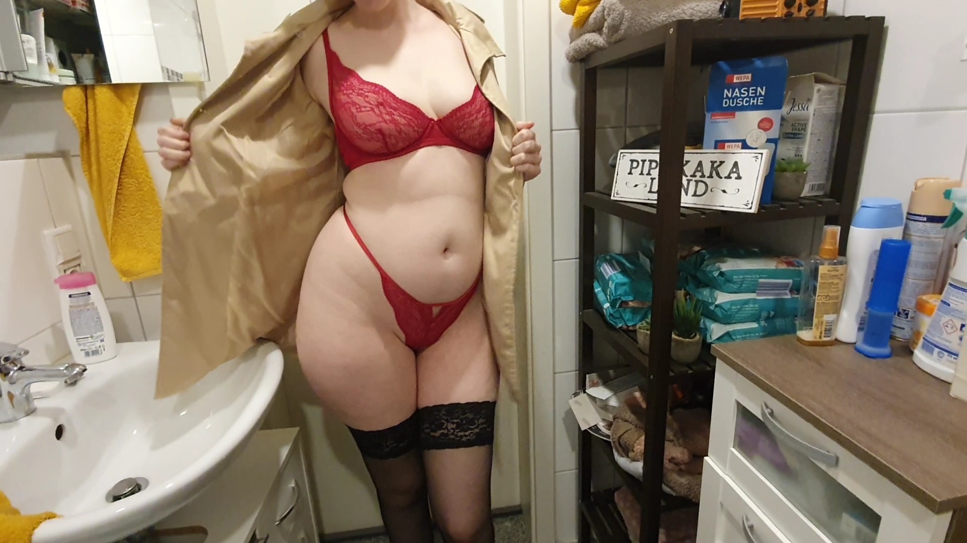 Stepdaddy secretly wanked at the family celebration