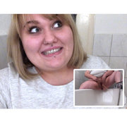 LENA-LEBEAU: 18 jährige MONSTERSTRAHL  Ich pisse in die Wanne Download