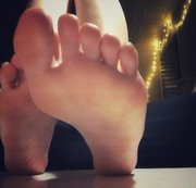 HERANDI: Fußspiele / süße Füße werden eingecremet Download