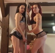 RED-QUEEN89: 2 ladys an der gogo stange Download