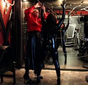 FETISCHBONDA: Zofenspiel  - Handschellen Download