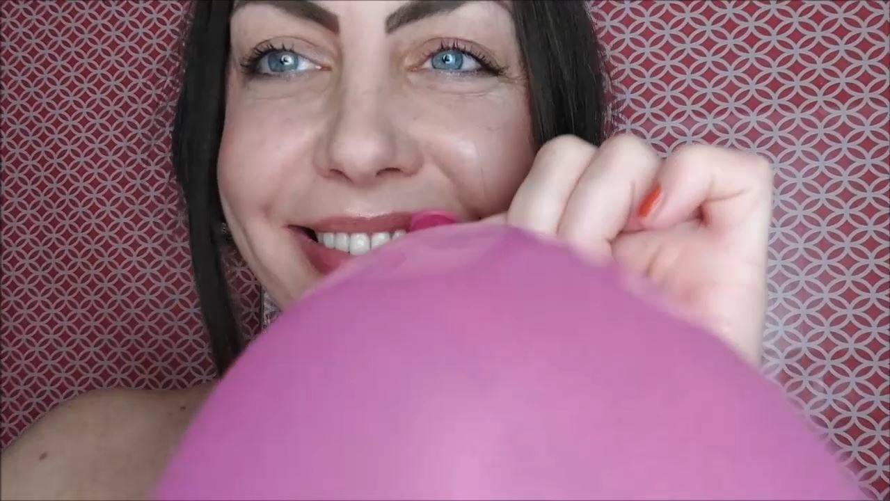 FETISH EXCURSION WITH AVI !! DO I ALSO BRING YOUR BALLOONS TO SIT ???