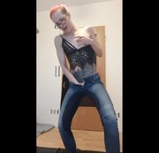SUNNY-SIN: In die Jeans gepisst Download