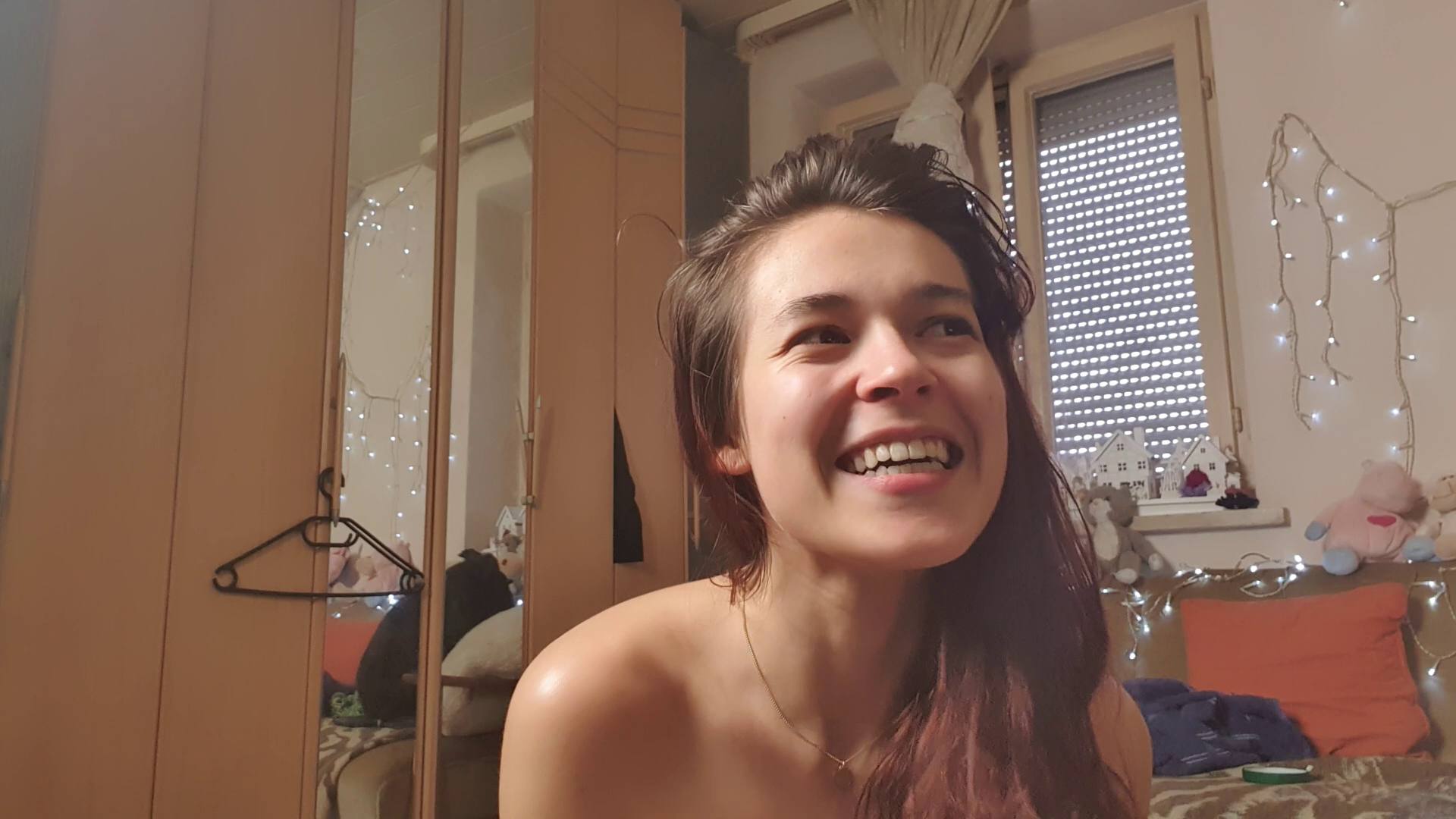 VOYEUR VIDEO! Freshly showered and creamed