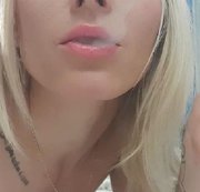 RAGAZZABELLA: Mit Brustwarzen spielen und rauchen Download