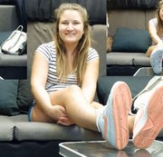 Agnes im Casting Bus. Interview und Fußmassage. TEIL 1 - ENGLISCH
