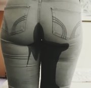 ANALSTUTE20: Geiler Jeans Piss Download