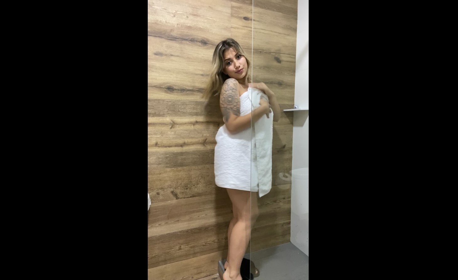 Best of - In my bathroom I show you my hot body