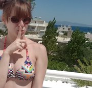 ANNE-EDEN: Pssst! privates squirt Handyvideo aus dem Urlaub! Download