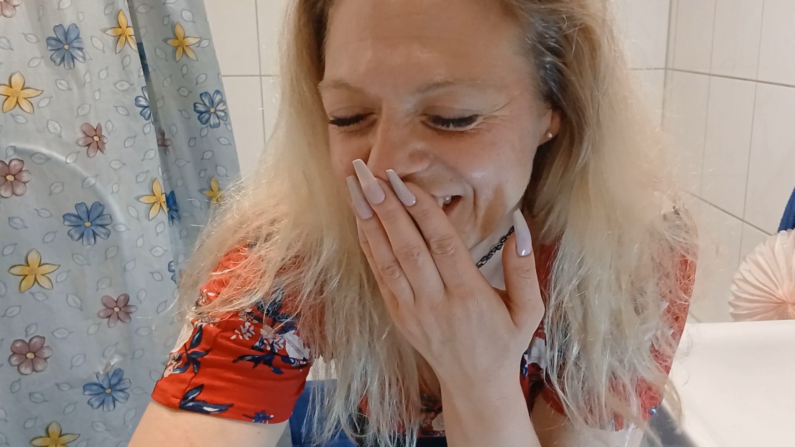 How could this happen?? Secretly masturbated at a family gathering!!