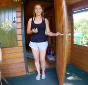 SARAH_SECRET: Vor dem BADEN will ich BLASEN! Kumpel im dreckigen Gartenhäuschen entsaftet Download