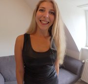 SARAH_SECRET: Mit VOLLGEPUMPTER PUSSY auf die Rockerparty - XXL Spermaladung Download