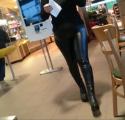 NYLONWIFE: Lack-leggings im Rastplatz Restaurant Download