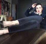 LADY VICTORIA: Entsafte Dich schnellst mÃ¶glich und lecke dabei meine dreckigen Sohlen! Download