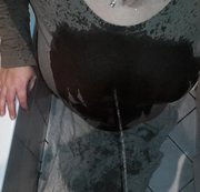 BLASFLITTCHEN: Slut 2 - aufs Sperma Shirt pissen lassen Download