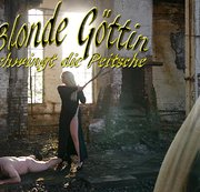 DOMINIQUE-PLASTIQUE: Blonde Göttin schwingt die Peitsche Download