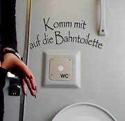DOMINIQUE-PLASTIQUE: Komm mit auf die Bahntoilette Download