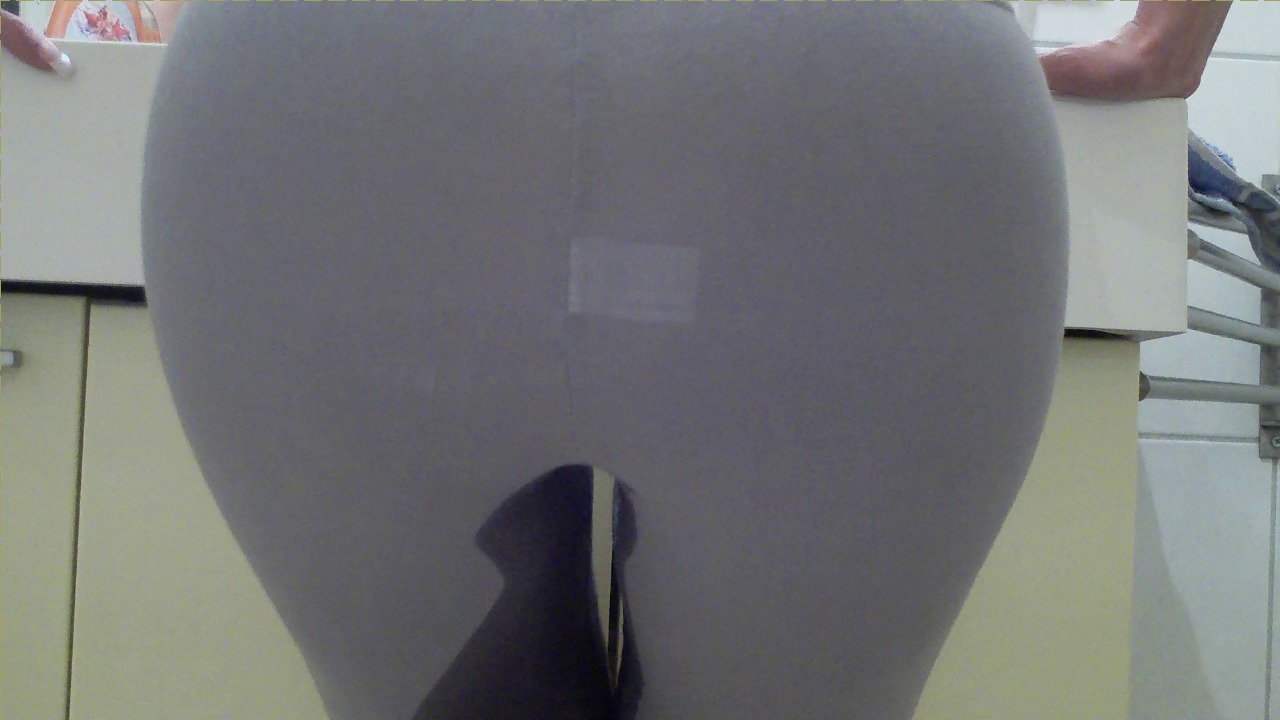 Pissing in the leggings are cool!