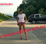 SEXILUDER: In der Öffentlichkeit , auf der Strasse beim Spazieren zeigt sie ihren geilen nackten Arsch Download
