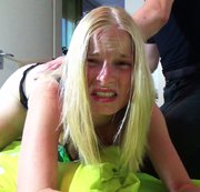 LOVELY-FETISH: Clip 14 Versohlt fürs Masturbieren - Gesicht CAM Download