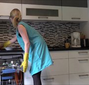 ANNI-TRINITY: Von der Putzfrau zur Fickschlampe! Download