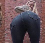 ANNI-TRINITY: Heiß in Blue Jeans: Spritz auf meinen Arsch! Download